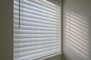 Come pulire le persiane in PVC: il metodo che le fa sembrare nuove